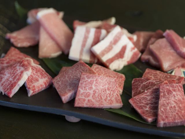 8. Gyuton Gassen Brand Gyu Agu Buta Ittogai Nikuryori Senmonten