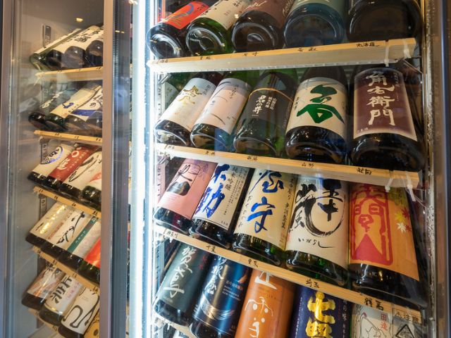2. 美酒佳肴 酒地肉鳞