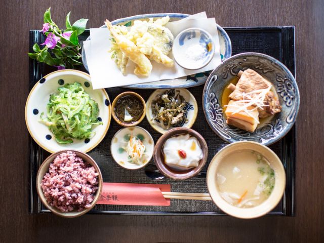 【强推】冲绳当地人推荐!美食家的必选9家餐厅!