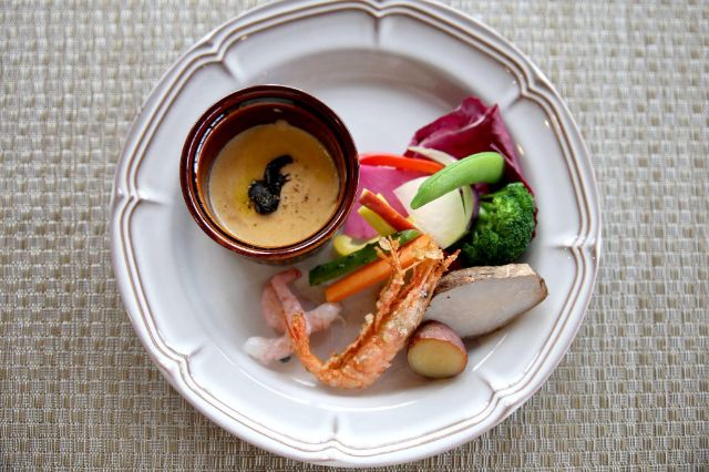 甜蝦與時令蔬菜的絕妙搭配，色香味俱全 