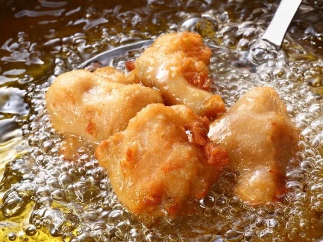 7.100日幣炸雞塊任食與起司辣炒雞 燒烤雞兵衛上野分店