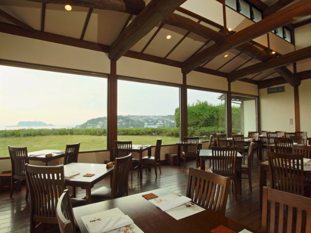 Beautiful views of Enoshima and attentive hospitality. Authentic Japanese cuisine loved by the locals.