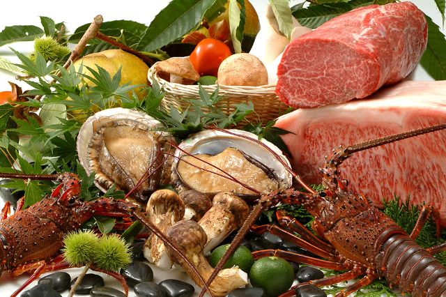 The Advantages of Using an Iron Griddle and the Ingredients Used in Teppanyaki