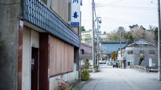 Travel to taste the exceptionally fresh 'Machi-Zushi' (Town Sushi) inHimi, one of Japan's leading fishing towns