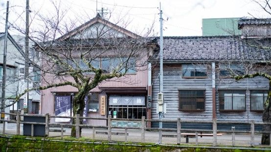 Travel Stopover Spot: “HonkawaFujiyu Shoten”