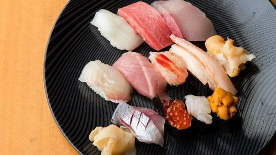 Travel to taste the exceptionally fresh 'Machi-Zushi' (Town Sushi) in
Himi, one of Japan's leading fishing towns