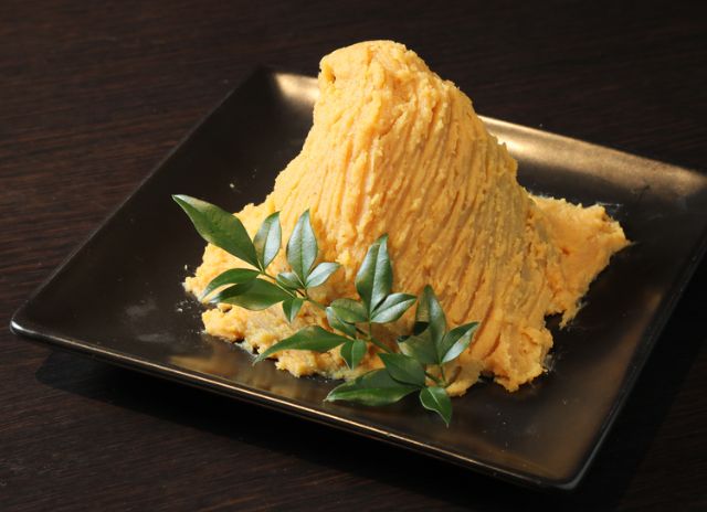 品嚐正宗的福岡"牛腸鍋"和人氣一品料理|【博多牛腸鍋  山中】