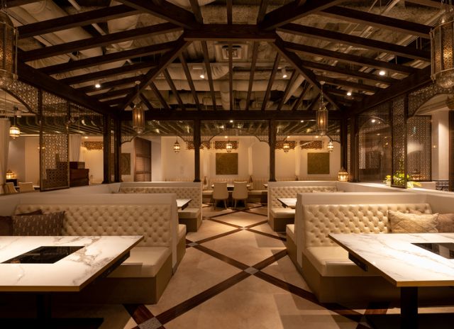 在充滿日式氛圍的餐廳裏,您可以慢慢地享受傳統店鋪引以爲豪的特產"牛腸鍋"