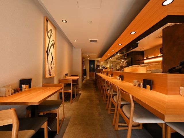 日本傳統的休閒菜"烤雞肉串"。 個性十足的東京美食店5選