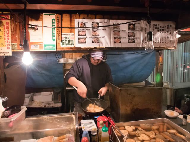 想吃福岡的特產料理!內臟鍋和水炊雞肉鍋,您喜歡哪種?