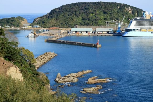 "Nichinan City" in Miyazaki Prefecture, which is believed to be the setting for the harbor town where Suzume resides.