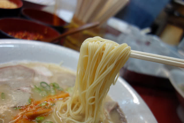 10.博多長濱拉麵 MIYOSHI