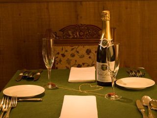 Enjoy the "California Cuisine" crafted by a chef who has honed their skills at places like famous restaurant “WINDS”.