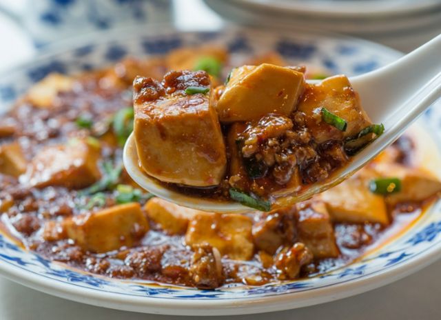 Sichuan Cuisine + Seasonal Dishes at a Long-Established Restaurant. The Highlight is 'Mapo Tofu.’