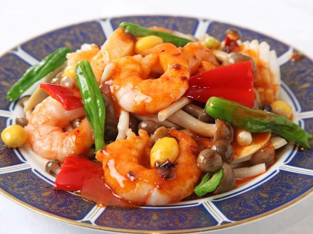 ไชน่าทาวน์โยโกฮาม่า: คู่มือสำหรับคนรักอาหารสู่ร้านอาหาร จีน ที่ดีที่สุด