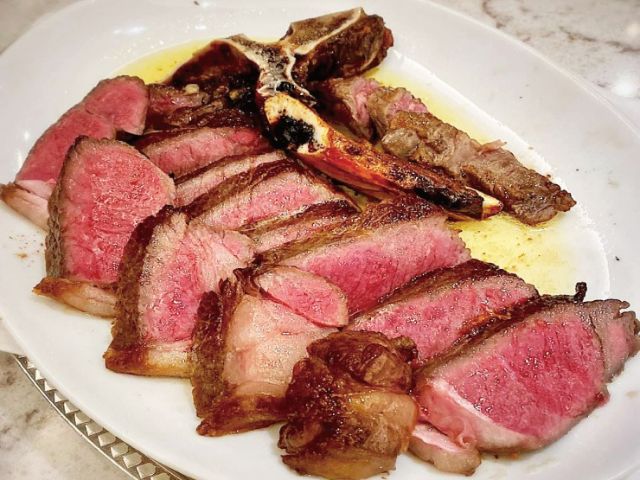 Reservations only. Enjoy Japanese cuisine made from specially selected Kuroge Wagyu beef