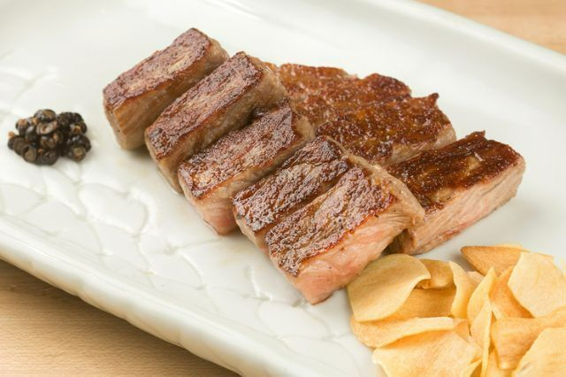 9. 牛排屋 鐵板燒 巴