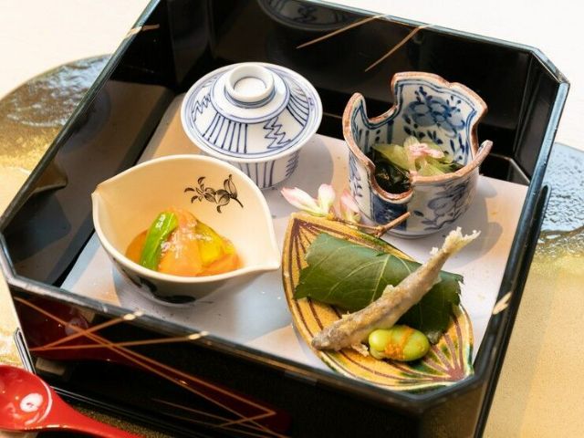 Japanese restaurants to stop by on your way home from sightseeing at the popular Kinkakuji Temple and Nijo Castle