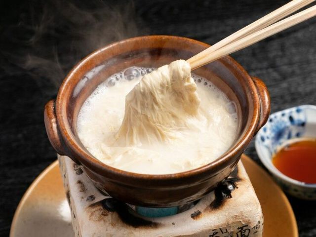 必須預約。喜歡豆腐的話一定要嘗試的「Yuba(油豆皮)」料理