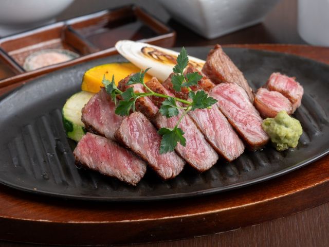 12. 燉煮漢堡排 神戶吉豐