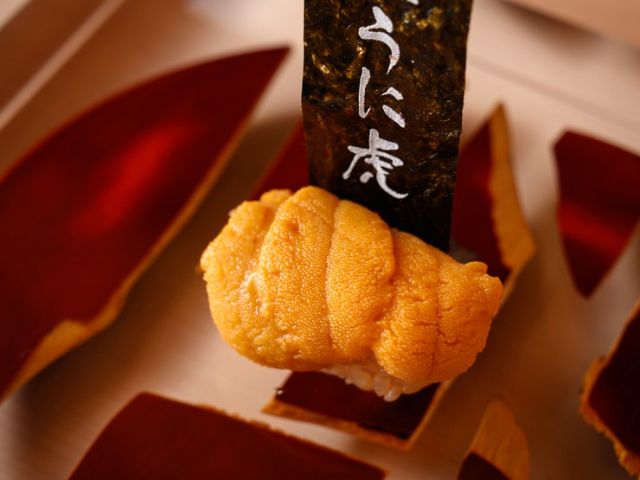 1. 鮨うに虎