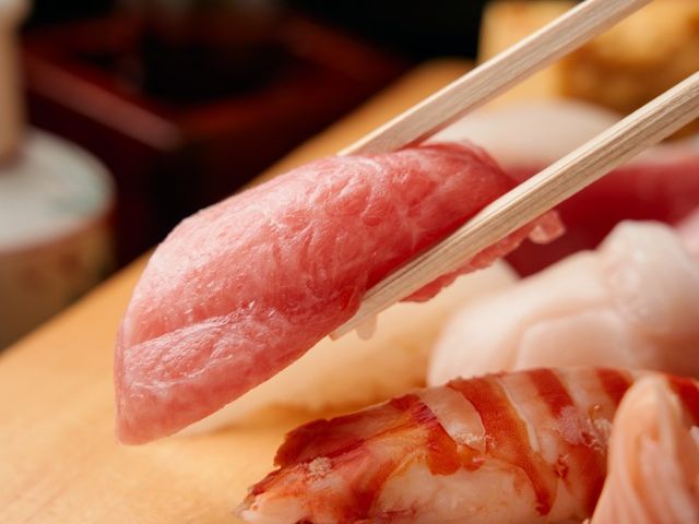 江戶前壽司,秉持傳統,誠懇手工製作。