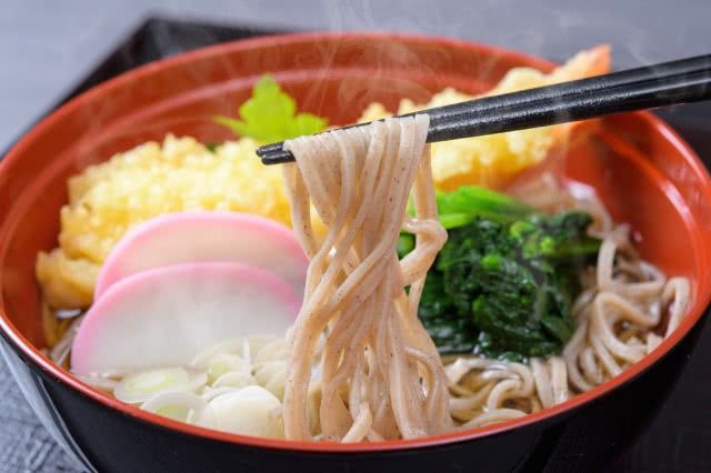 帶著迎接新年的心情，吃下象徵好運的蕎麥麵