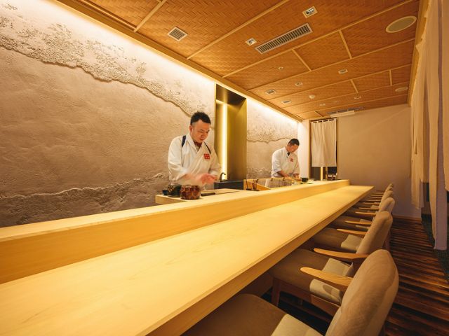 The only beef sushi in the world, enjoyable at the counter and in private rooms.