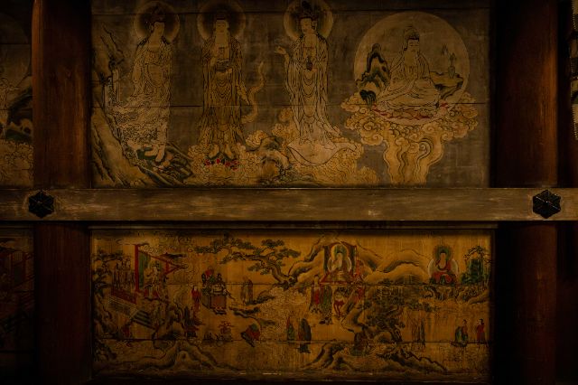 Enjoy a special experience at shrines and temples which have been registered as World Heritage Sites and National Treasures