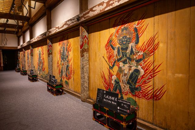 Enjoy a special experience at shrines and temples which have been registered as World Heritage Sites and National Treasures
