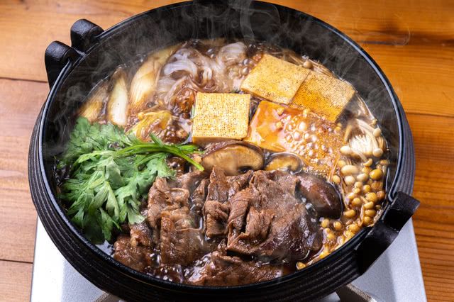 Simmered in Kanto, Grilled in Kansai! The Different Styles of Sukiyaki in Japan
