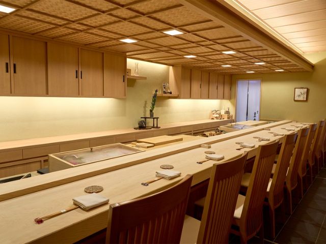 Experience Authentic Japanese Cuisine at 5 Noteworthy Restaurants in Ginza, the Adult's Town.