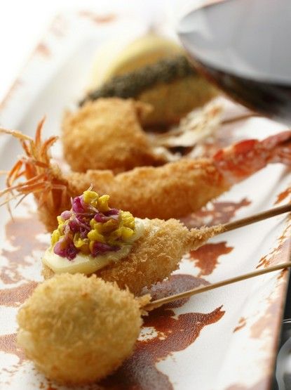 品味擁有豐富款待之本地大阪串炸的菜單.