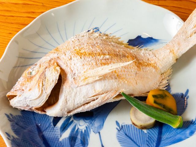 A luxurious space limited to one group per day to fully savor the blessings of the Seto Inland Sea.