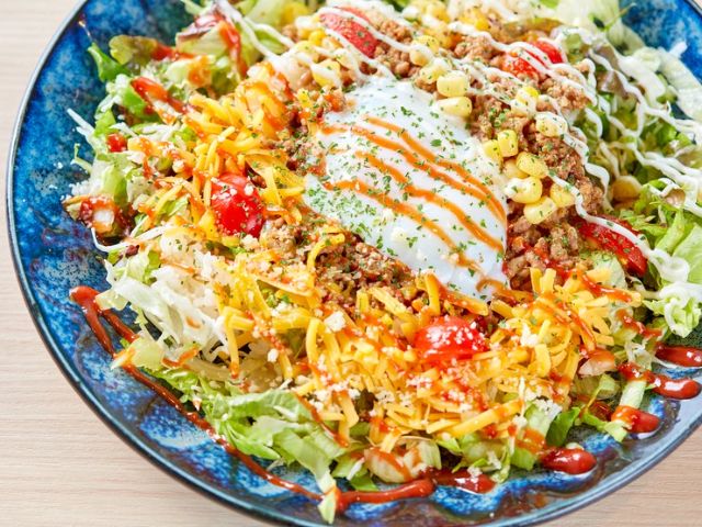 透過調整配料來品味塔可飯的多樣變化.