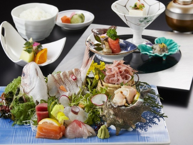 在熱海泡完名溫泉之後，想順道前往的氣氛絕佳的5家餐廳｜靜岡熱海