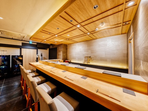 在吧檯座位享用精萃!成熟的成年人都應該知道的5家頂級壽司店|大阪