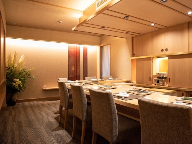 在吧檯座位享用精萃!成熟的成年人都應該知道的5家頂級壽司店|大阪