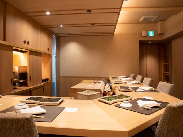 在吧檯座位享用精萃!成熟的成年人都應該知道的5家頂級壽司店|大阪