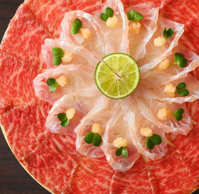 계절적인 해산물과 일본산 소고기가 결합된 진정한 소고기 스시 가이세키 | Beef Sushi Kintan (Ginza)
