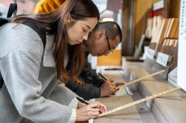 Enjoy a specialexperience at shrines and temples which have been registered as World HeritageSites and National Treasures