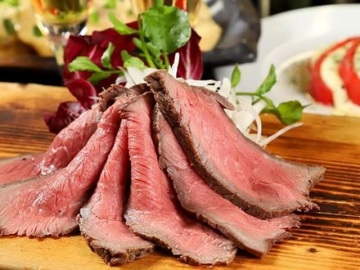 풍부한 A4 등급 Wagyu 소고기와 다른 신중하게 선택된 음식들을 합리적인 가격에 즐기세요!