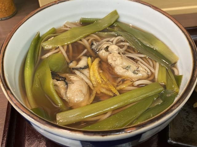 可輕鬆享用正統手工蕎麥麵,顛覆立食蕎麥麵概念的名店