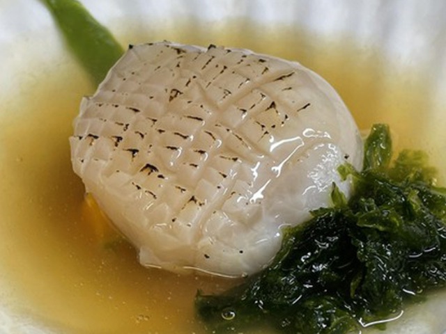 品味以魚為中心的美味佳餚與品酒師精選美酒完美搭配的精美套餐，享受無比幸福的美妙時光