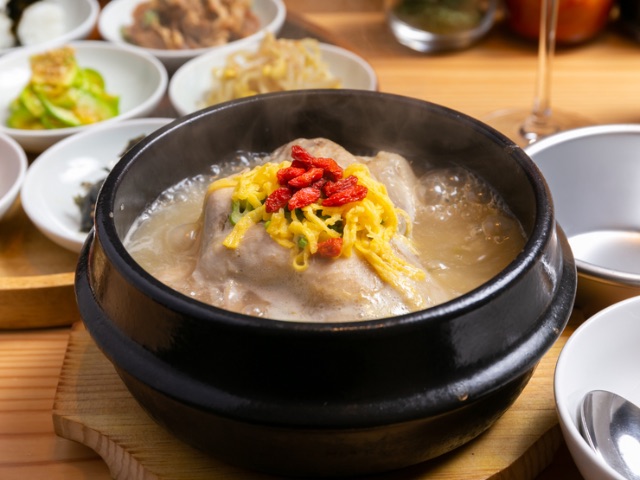 坐落于韓國城鶴橋的蔘雞湯禦膳專賣店