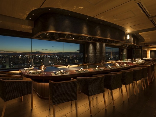 The finest teppanyaki served on the hotel's top floor