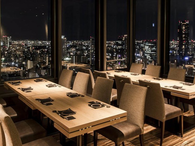 Enjoy a panoramic view that has been selected as one of the 100 best night views in Kansai!