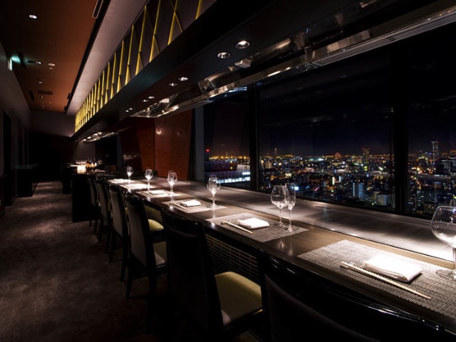 在僅限12個座位的全景視野中度過特別的時光