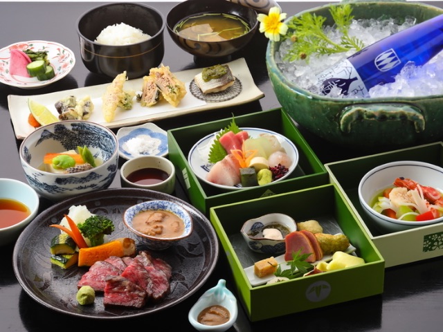 Enjoy both famous hot springs and gourmet food! 5 restaurants to stop by near a hot spring resort / Kinosaki hot springs and Arima hot springs, Hyogo