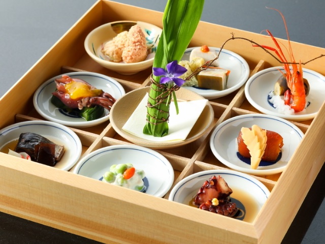 Enjoy both famous hot springs and gourmet food! 5 restaurants to stop by near a hot spring resort / Kinosaki hot springs and Arima hot springs, Hyogo